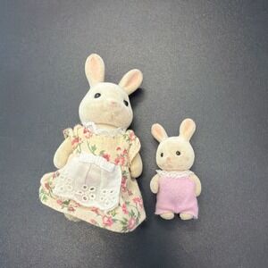 Calico Critters Rabbit Mother Baby Set Floral Dress Figures Sylvanian Families